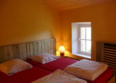 apollon-gite-aude-fraissinede-chambre-1
